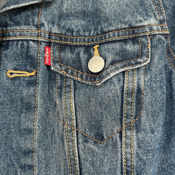Levi’s Denim Jacket - Picture 2 of 7